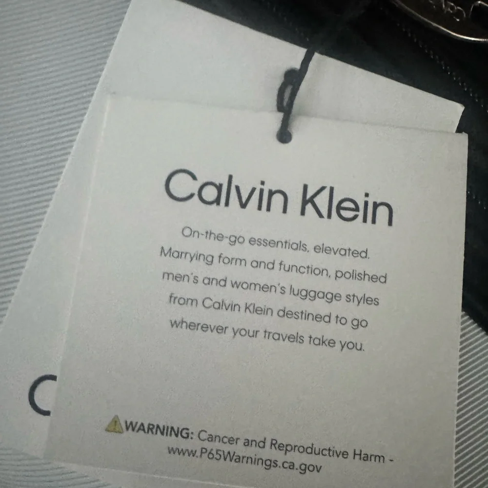 Calvin Klein 26” Hardside Spinner Luggage White Black Expandable NEW - Picture 2 of 3